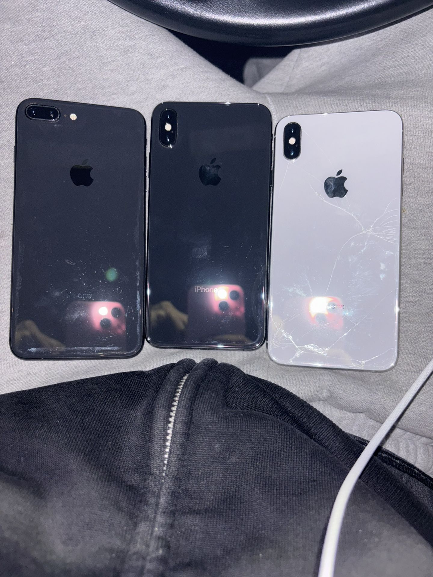 iPhone 8 Plus,  2 iPhone XS