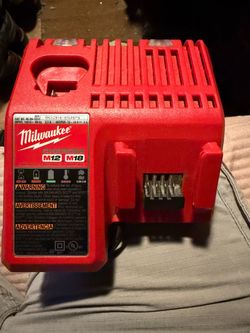 Milwaukee M12/M18 Battery Charger