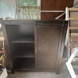 Armoire/dresser
