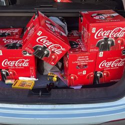 New coca cola mexico jersey collab size LARGE ONLY . Nuevas Coca cola con jersey de mexico nuevas solo size grande. No Trades no low ballers 