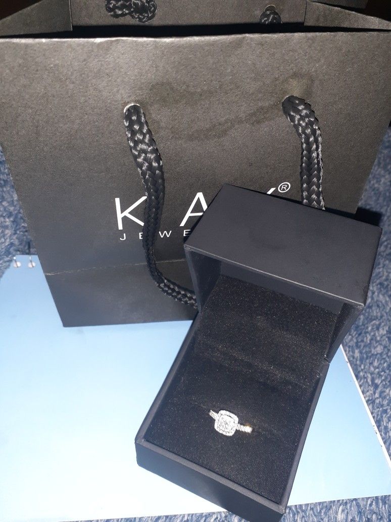 1/2 Ct Diamond Princess Ring 14 Kt White Gold Size 6 New Comes  With Box And Bag