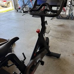 Peloton (2018) - Great Condition