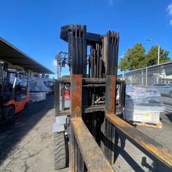 Excellent Condition Toyota forklift LOW HOURS  7,000 lb  HEAVY DUTY 