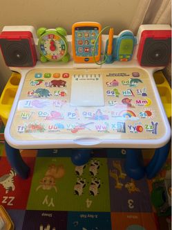 V tech interactive table