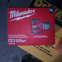 Milwaukee M18 Random Orbit Sander