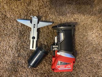 Milwaukee M18 Compact Router