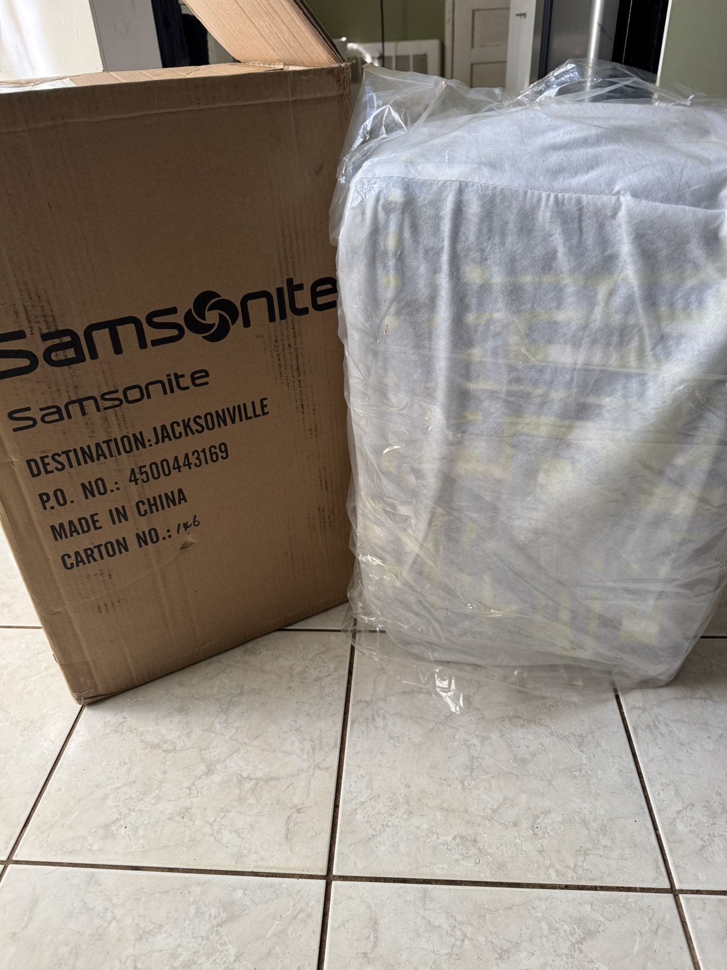 Samsonite Mid - Century Modern Spinner Luggage