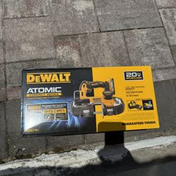Dewalt 20 Volt Bandsaw With Battery And Charger 
