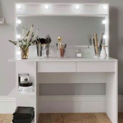 Vanity Table With Mirror New 
