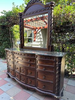 North Shore Bedroom furniture set