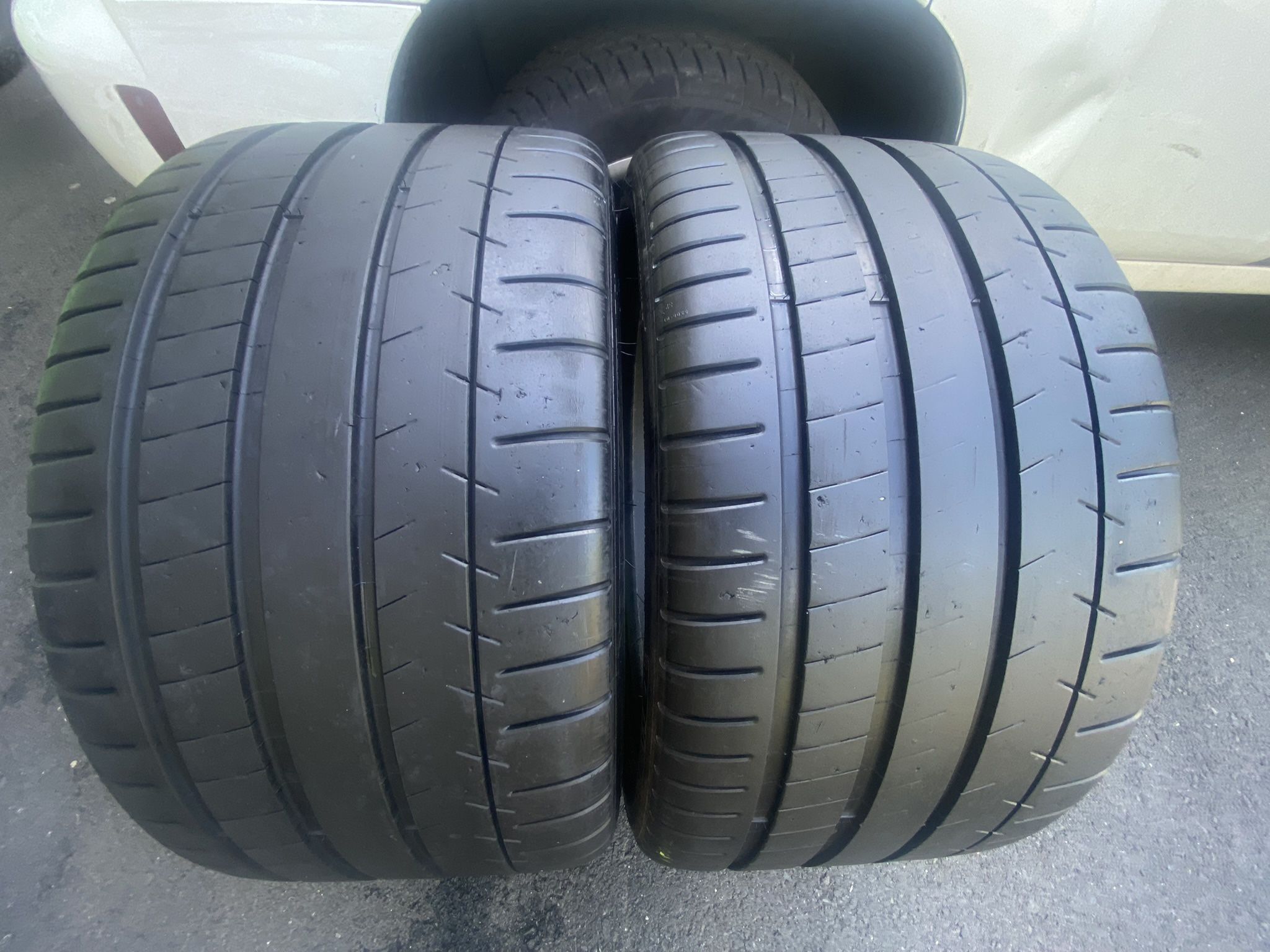 285/30/20 Michelin Pilot Super Sport 2 tires 