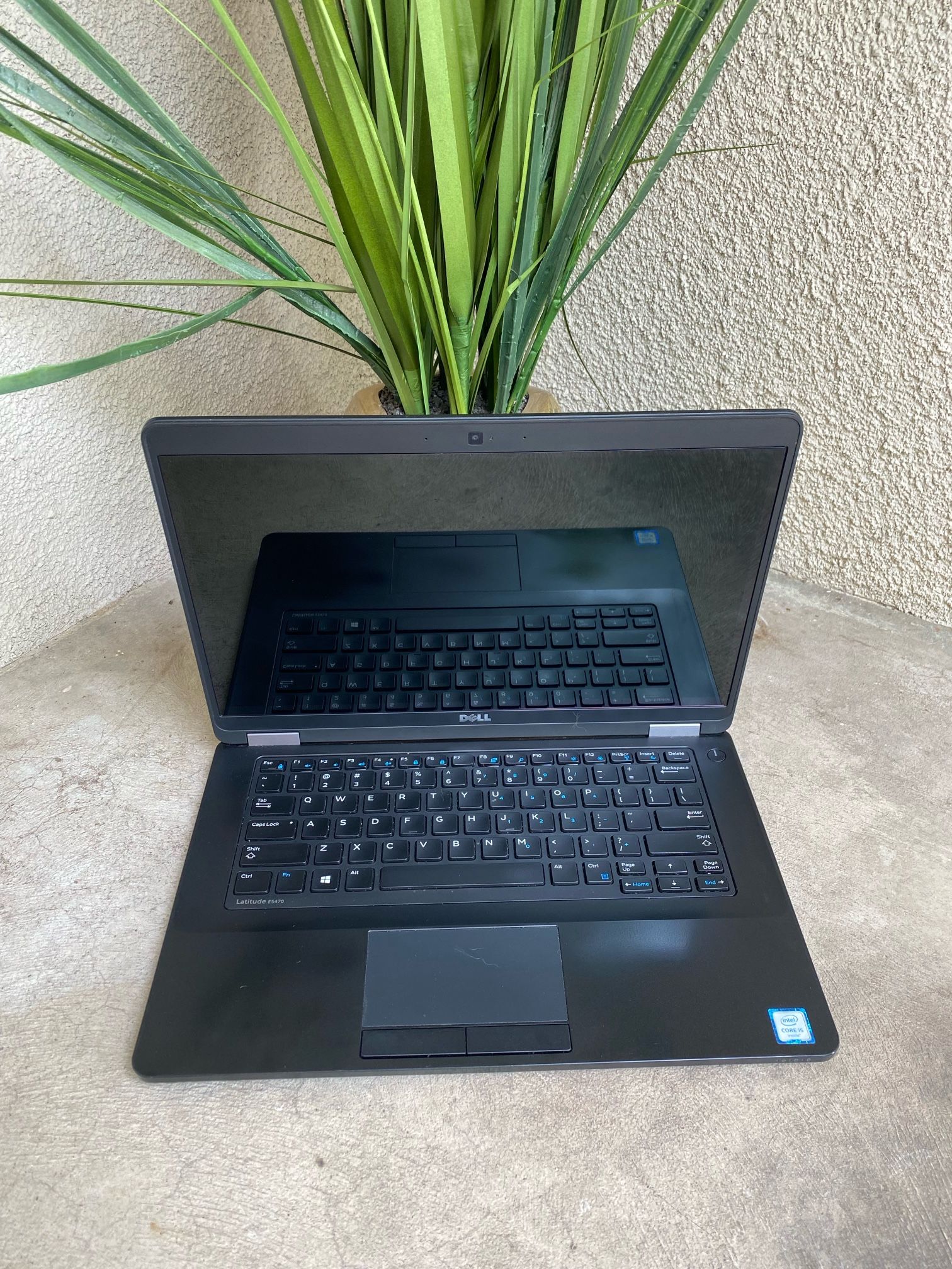 6th Gen i5 Bluetooth, Sim card slot, HDMI, and Touchscreen Dell