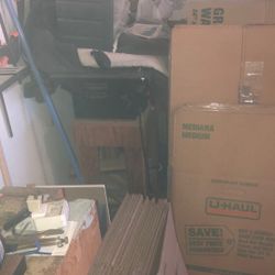 Medium size table top saw on stand works well