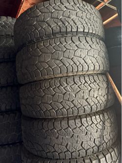 Vendo 265/70/sr17 las 4 llantas Hamkom. Por $200