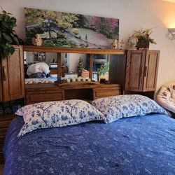 4 piece mirrored oak headboard set
Made in Mexico by Michael Howard 
One owner. Pet free. Smoke free