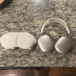 AirPod Maxes Plus