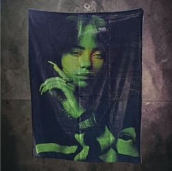 Billie Eilish 40x50 Throw Blanket