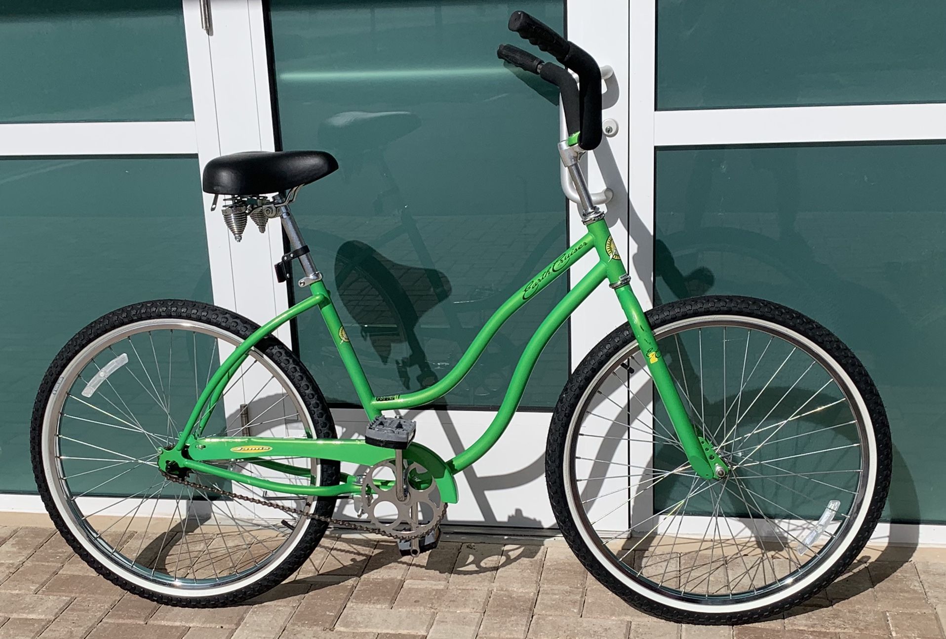 Jamis Earth Cruiser 26” ladies Beach Cruiser Bicycle in like new condition