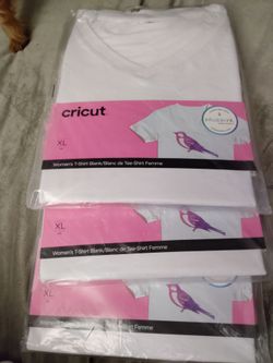 Cricut Lot Of  3 Women's T-Shirt White Blank Size XL Infusible Ink Compatible