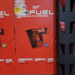 MILWAUKEE M18 FUEL 16 GUAGE ANGLE FINISH NAILER 