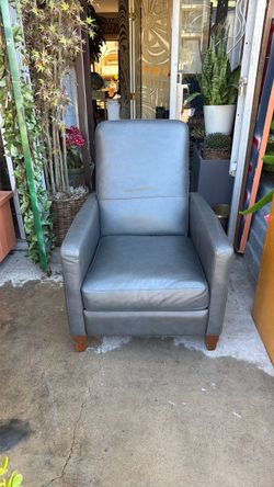 Very very comfortable recliner chair