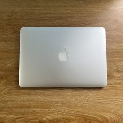 MacBook Pro (Early 2015) 13-inch