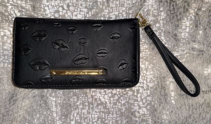 Black Betsey Johnson Lips Wallet/ Wristlet Zip Around