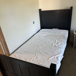 Twin Size Bed w Mattress 