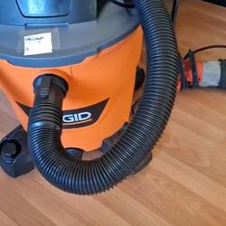 VACUUM like new very good condition