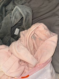 Frette Plush Robe Gray and Pink