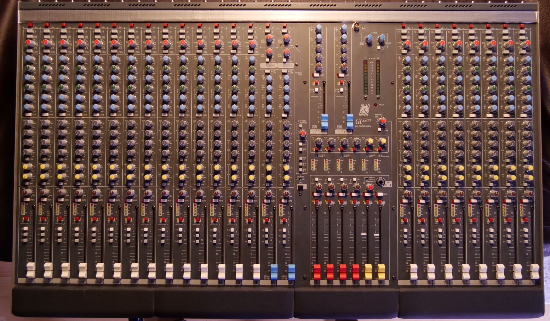 Allen & Heath GL2200 Mixer/Console for Sale in Seattle, WA OfferUp