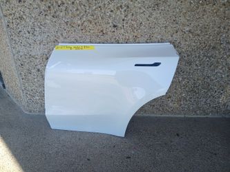 2020-23 Tesla Model Y Right Back Door 