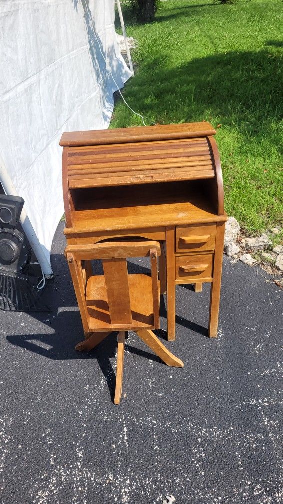 Vintage Child Rolltop Desk And Chair