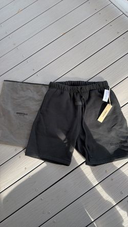ESSENTIALS SHORTS