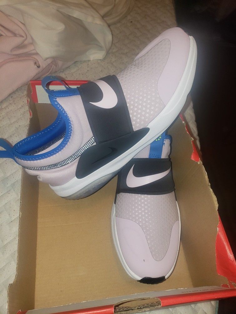 NIKE JOYRIDE NOVA (GS))7y