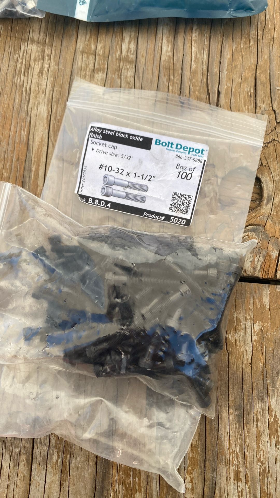 Socket cap, Alloy steel black oxide finish, #10-32 x 1-1/2" Socket Screw