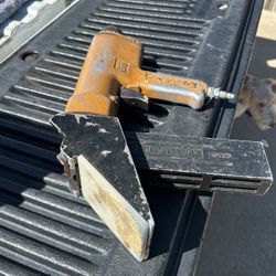 Bostitch Floor Stapler