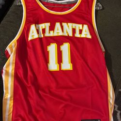 Trae Young Hawks Mens M