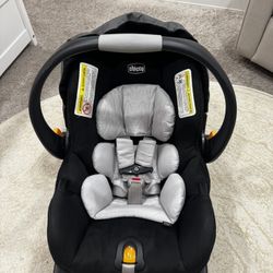 Chicco Infant Car Seat + 2 Bases 