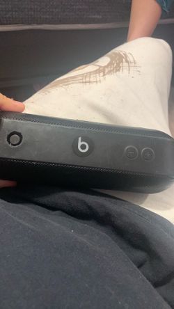 Beats pill+ black