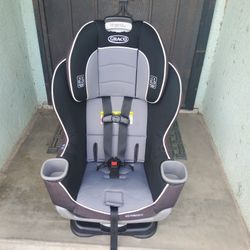 Graco Extend-a-Fit Convertable Car Seat Expiration 2028