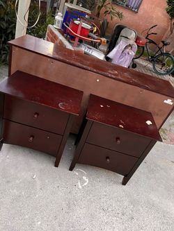Dresser set