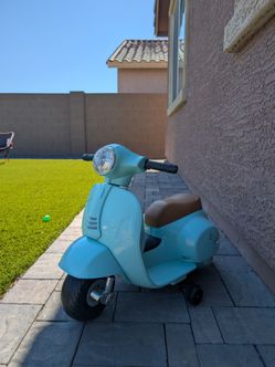 Toddler electric vespa