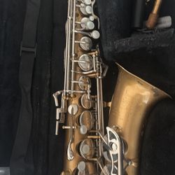 Bundy Sax With Case