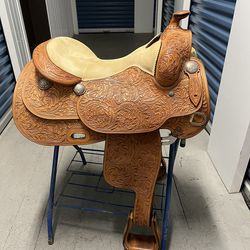Broken Horn Western Saddle