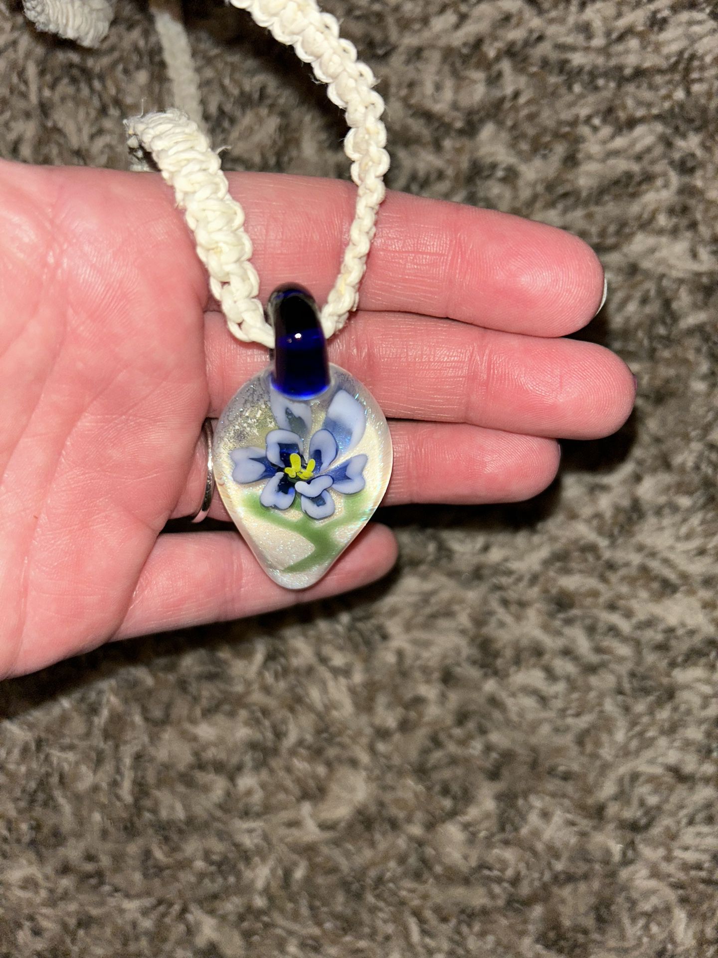 New, Goregous unworn blown glass flower necklace or charm 