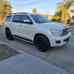 2013 Toyota Sequoia Platinum 