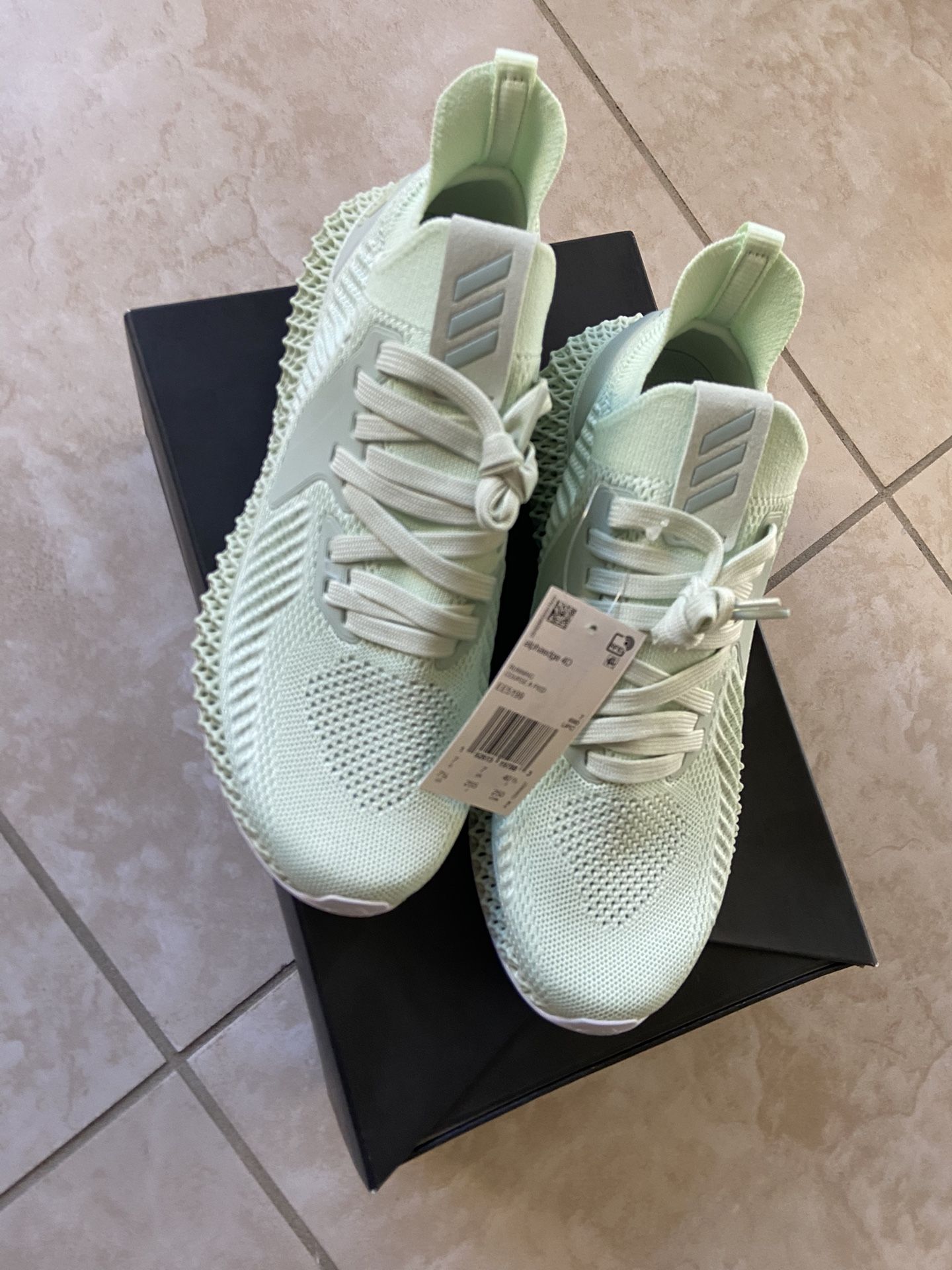 Adidas Alphaedge 4D - Size 7.5 - New