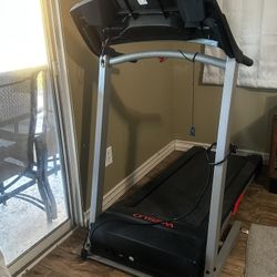 WESLO CADENCE G 5.9 FOLDING TREADMILL FOR HOME GYM