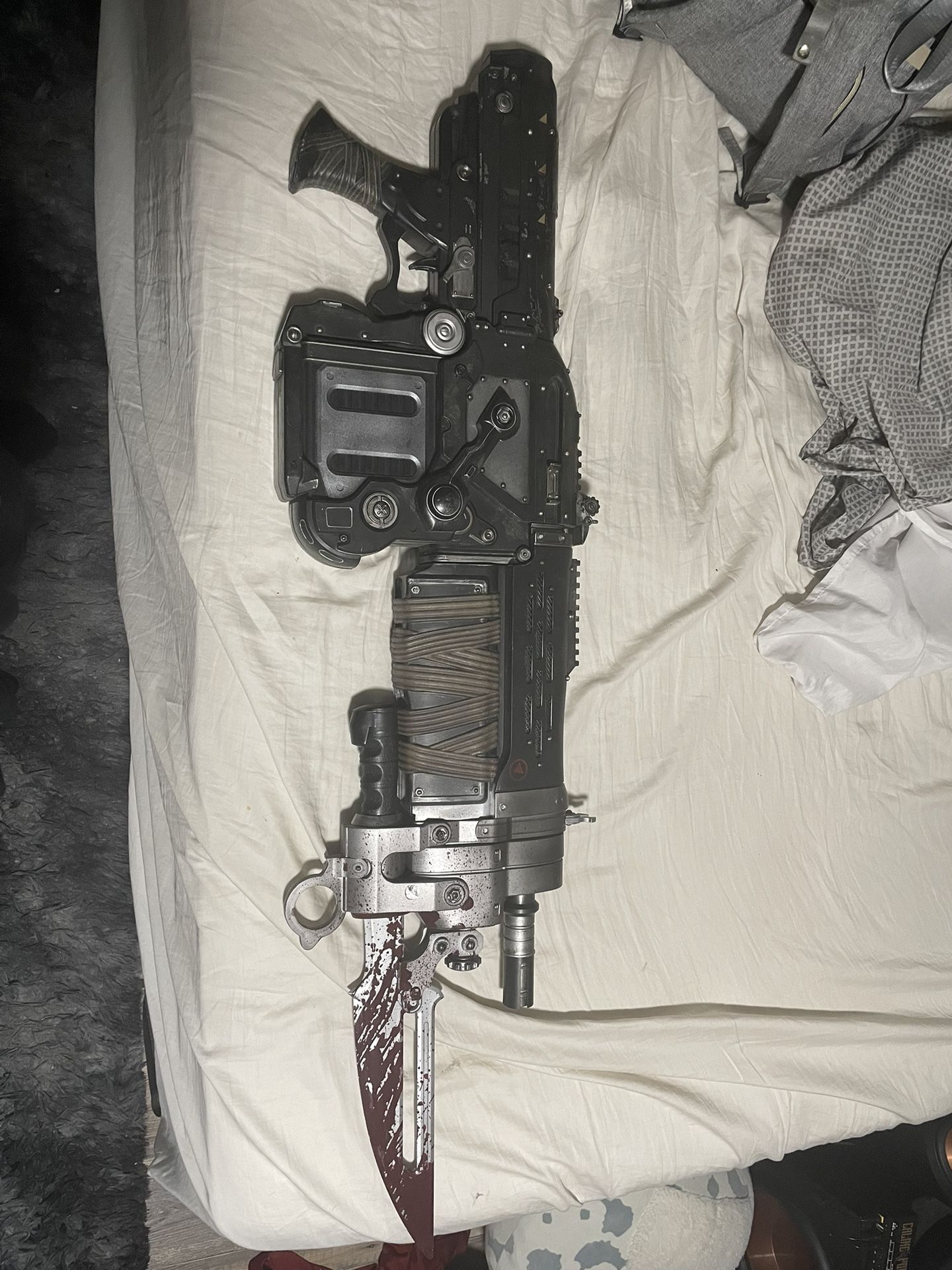 NECA Retro Lancer Gears of War